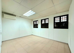 Jurong West Street 92 (D22), Shop House #584826631